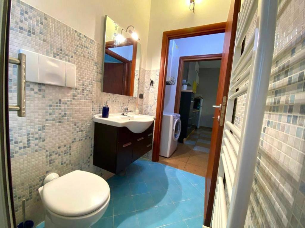 Ferienwohnung Conte Rosso House, Con Doppia Terrazza In Coorte Tranquilla A Due Passi Da Stazione E Metropolitana Lambrate Mailand Exterior foto